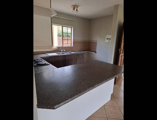 2 BEDROOM PROPERTY TO RENT IN MOOIKLOOF RIDGE ESTATE